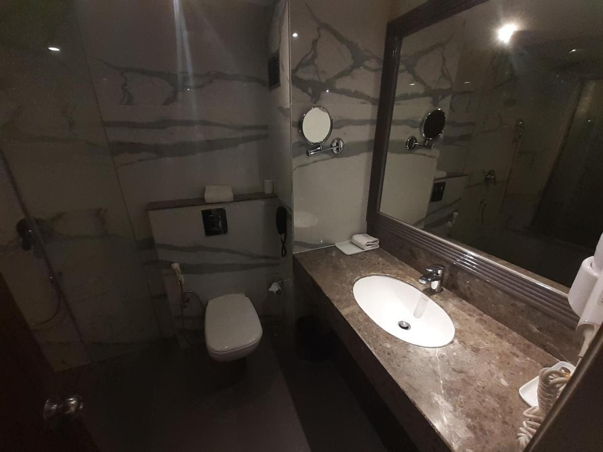 Hotel The Piccadily Chandigarh