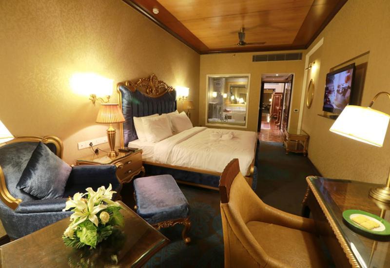 Hotel The Piccadily Chandigarh